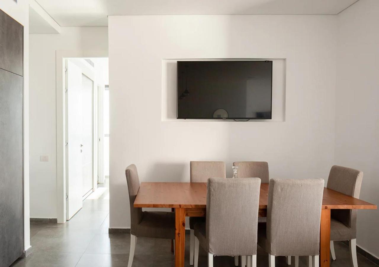 Ferienwohnung Oַ&O Group- Luxury Penthouse Jacuzzi Sea 36 Floor Bat Yam Exterior foto