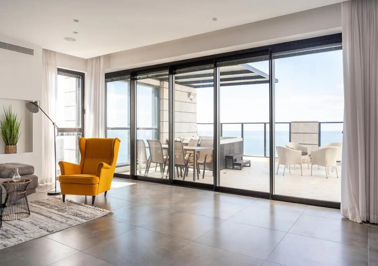 Ferienwohnung Oַ&O Group- Luxury Penthouse Jacuzzi Sea 36 Floor Bat Yam Exterior foto