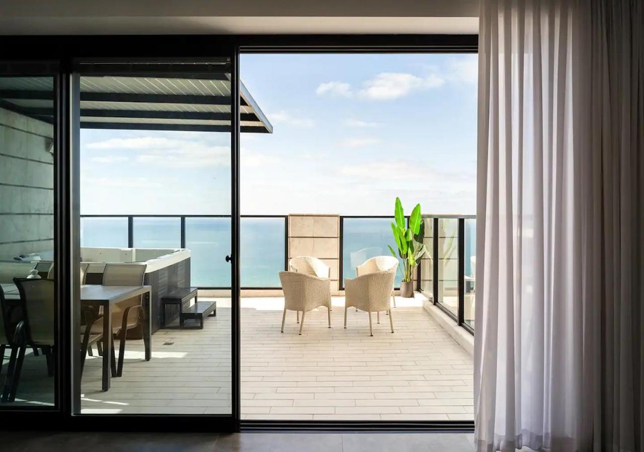Ferienwohnung Oַ&O Group- Luxury Penthouse Jacuzzi Sea 36 Floor Bat Yam Exterior foto