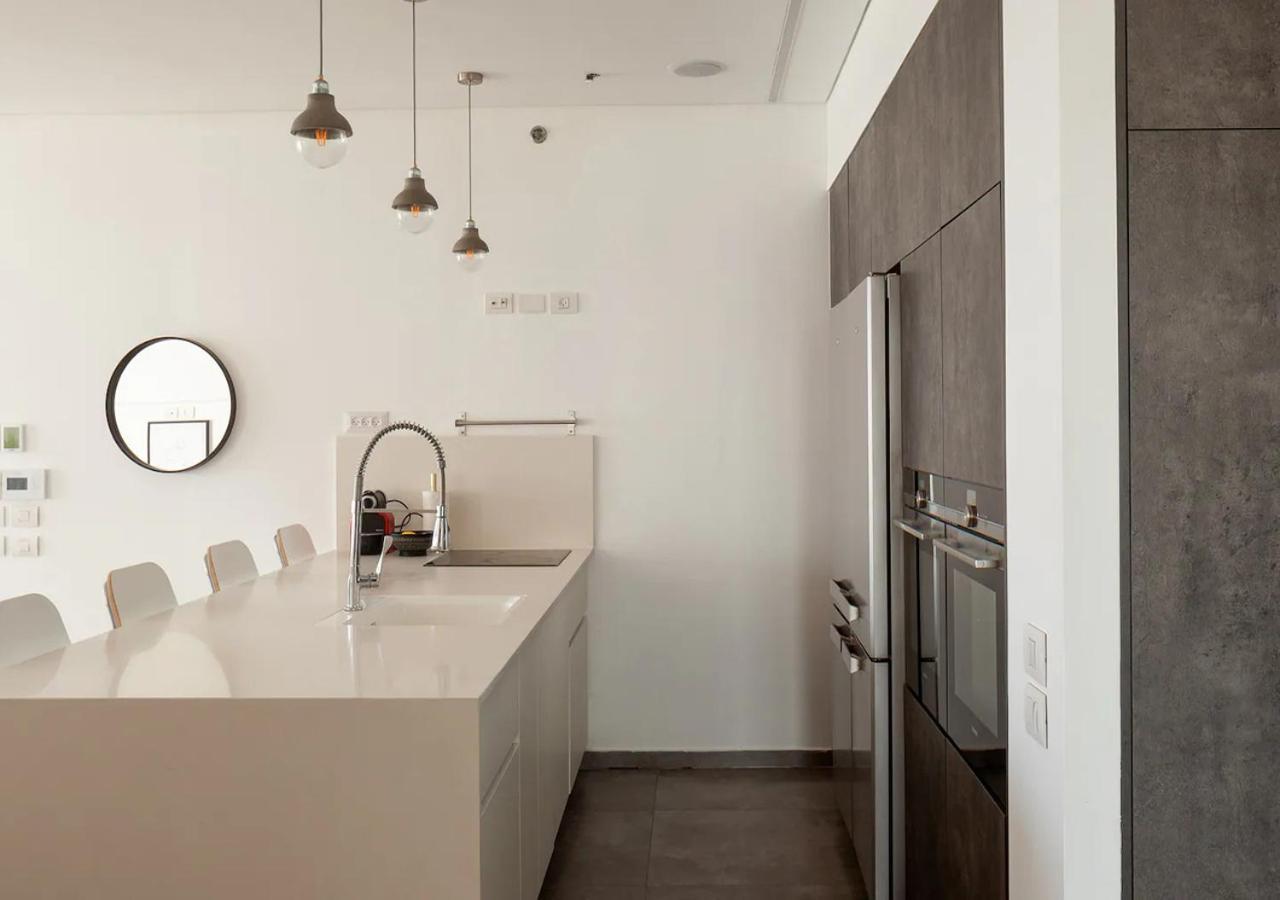Ferienwohnung Oַ&O Group- Luxury Penthouse Jacuzzi Sea 36 Floor Bat Yam Exterior foto