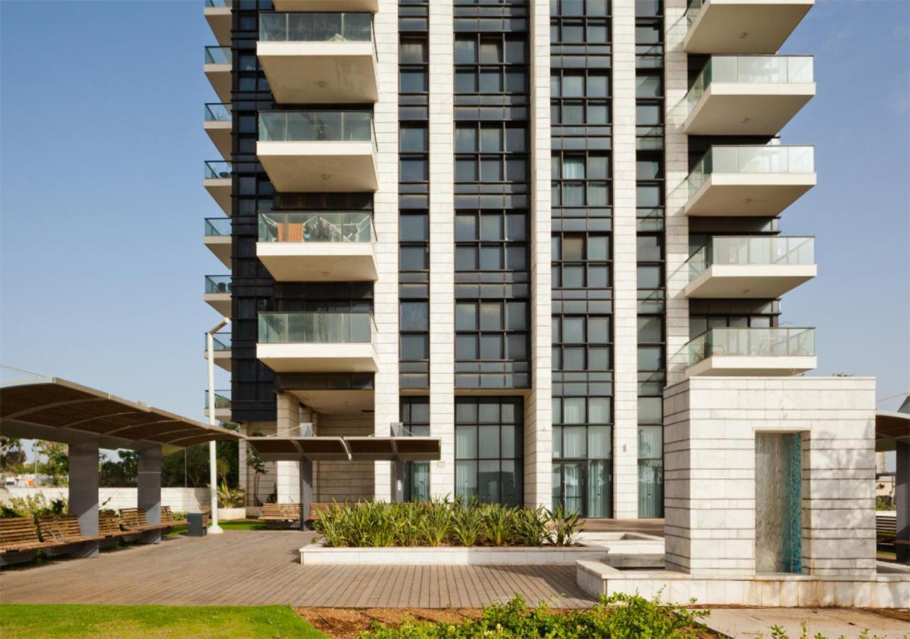 Ferienwohnung Oַ&O Group- Luxury Penthouse Jacuzzi Sea 36 Floor Bat Yam Exterior foto