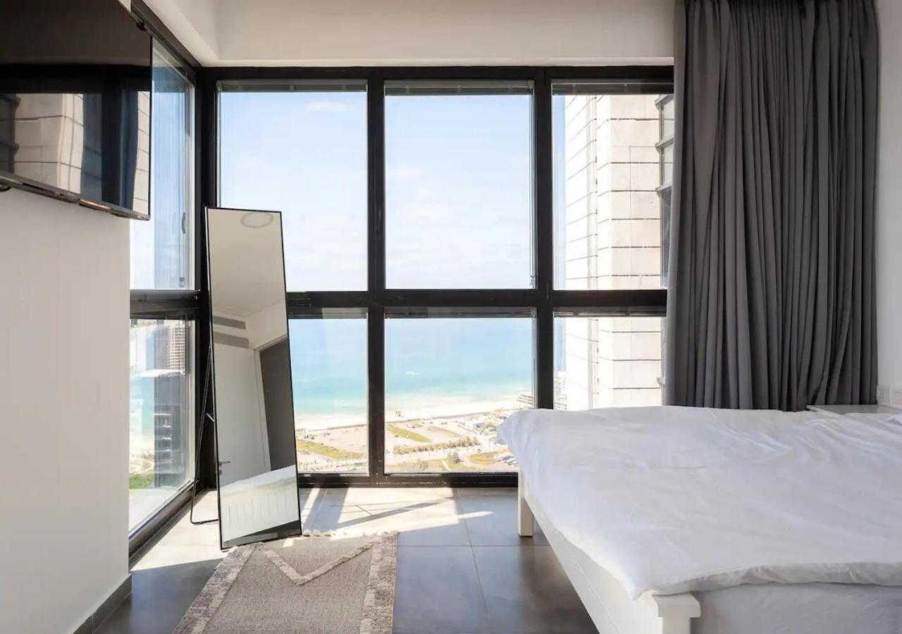 Ferienwohnung Oַ&O Group- Luxury Penthouse Jacuzzi Sea 36 Floor Bat Yam Exterior foto