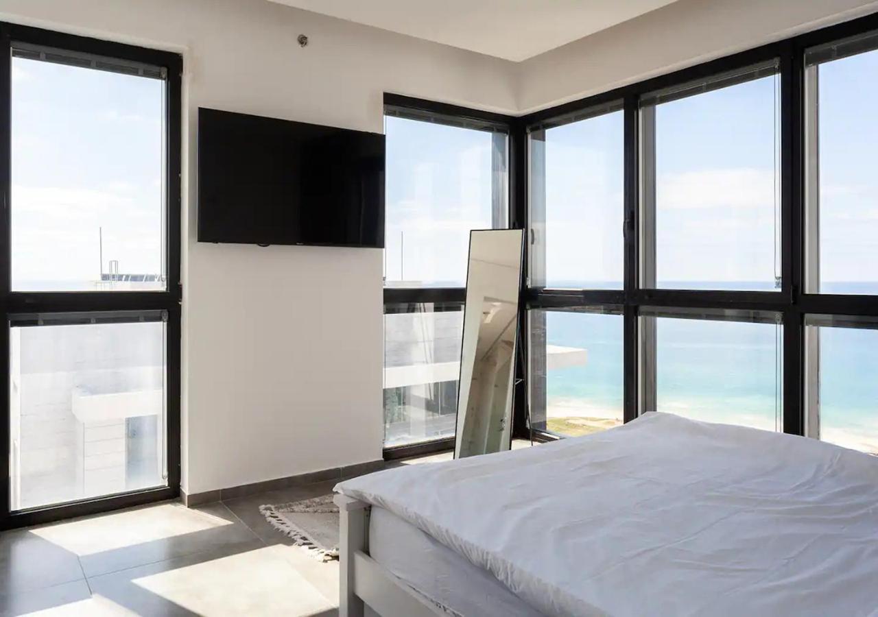 Ferienwohnung Oַ&O Group- Luxury Penthouse Jacuzzi Sea 36 Floor Bat Yam Exterior foto