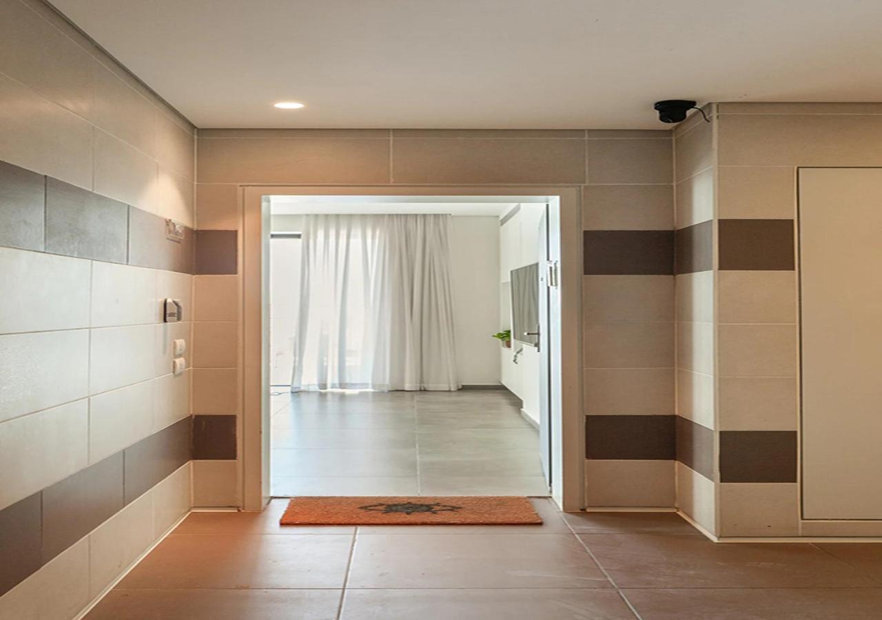 Ferienwohnung Oַ&O Group- Luxury Penthouse Jacuzzi Sea 36 Floor Bat Yam Exterior foto