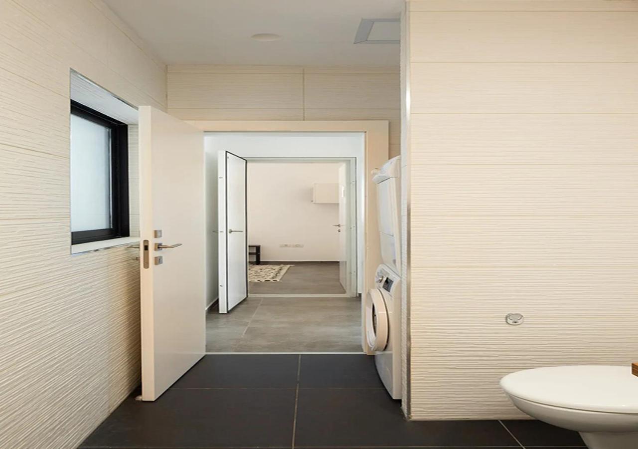 Ferienwohnung Oַ&O Group- Luxury Penthouse Jacuzzi Sea 36 Floor Bat Yam Exterior foto