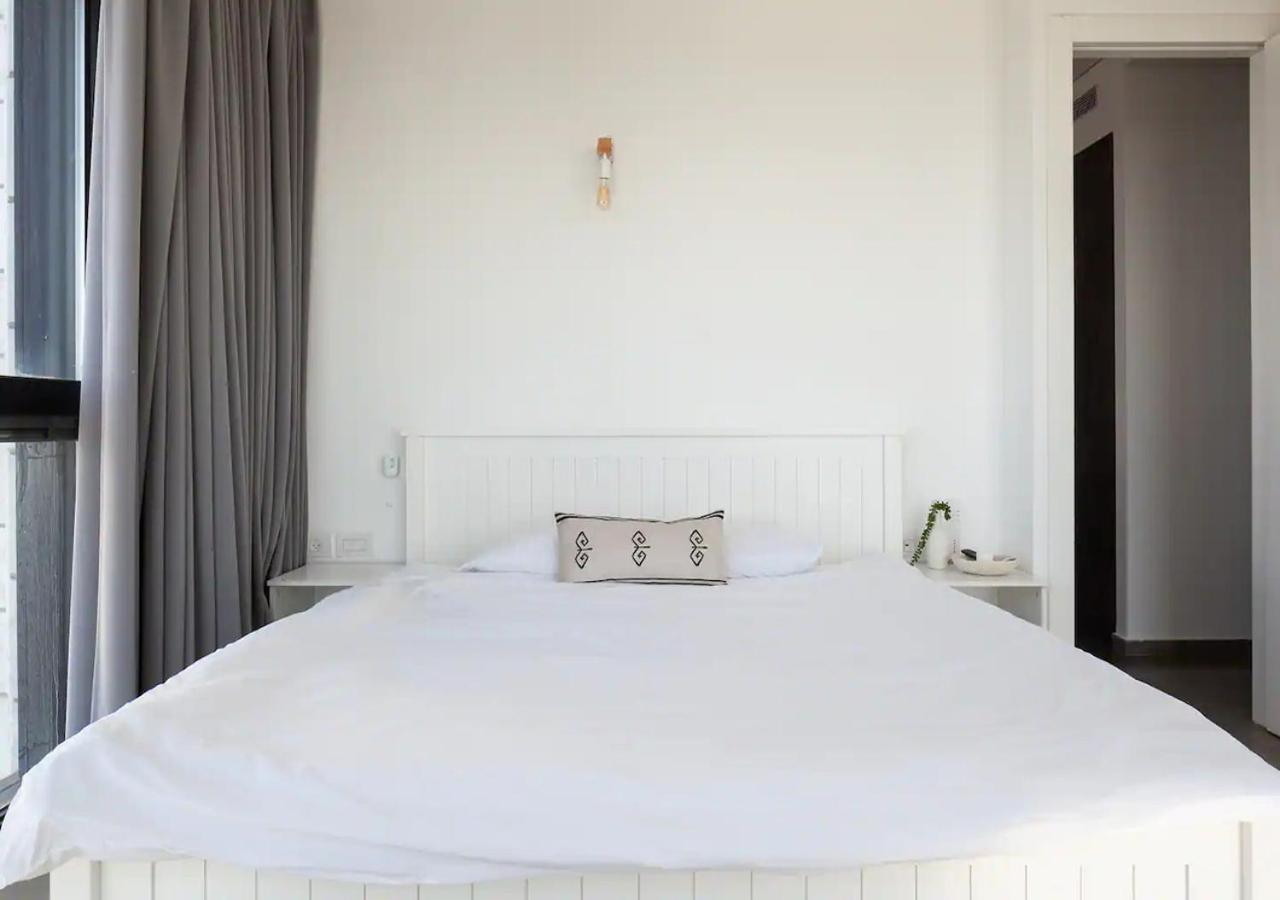 Ferienwohnung Oַ&O Group- Luxury Penthouse Jacuzzi Sea 36 Floor Bat Yam Exterior foto