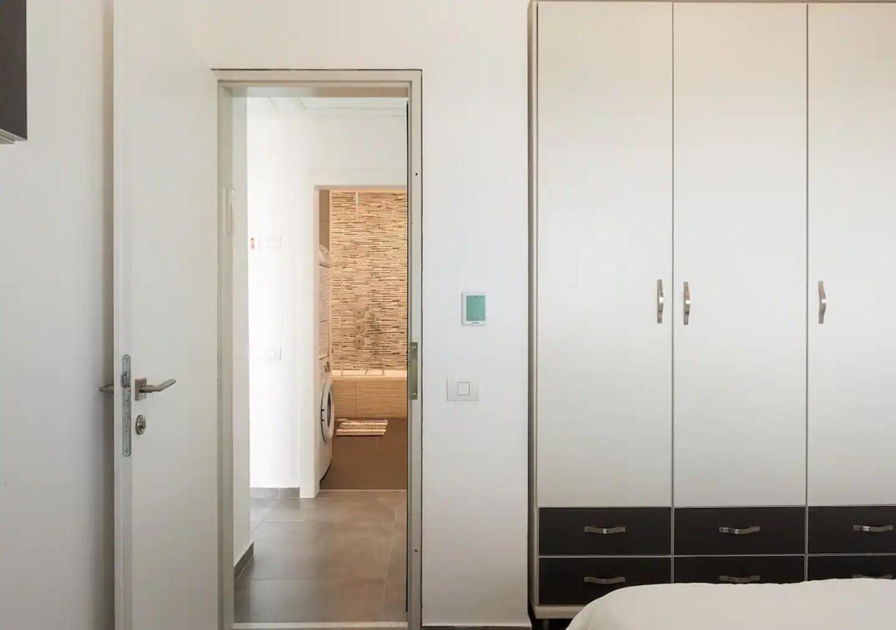 Ferienwohnung Oַ&O Group- Luxury Penthouse Jacuzzi Sea 36 Floor Bat Yam Exterior foto